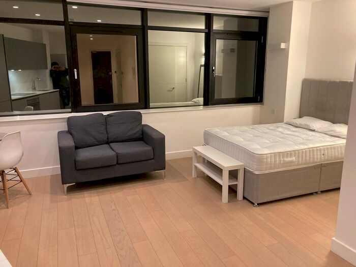 Studio To Rent In Very Near New Horizons Court Area, Brentford, TW8