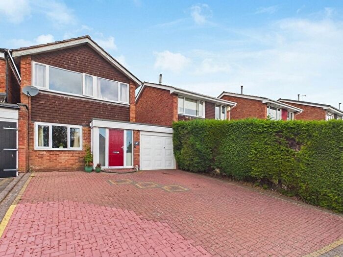 4 Bedroom Link Detached House For Sale In Flora Close, Tamworth, B79