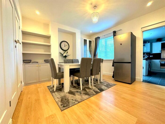 1 Bedroom Property To Rent In Queen Street, Queensferry, Deeside, CH5