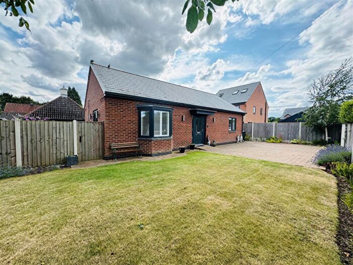 2 Bedroom Detached Bungalow For Sale In Cliff Drive, Radcliffe-On-Trent, Nottingham, NG12