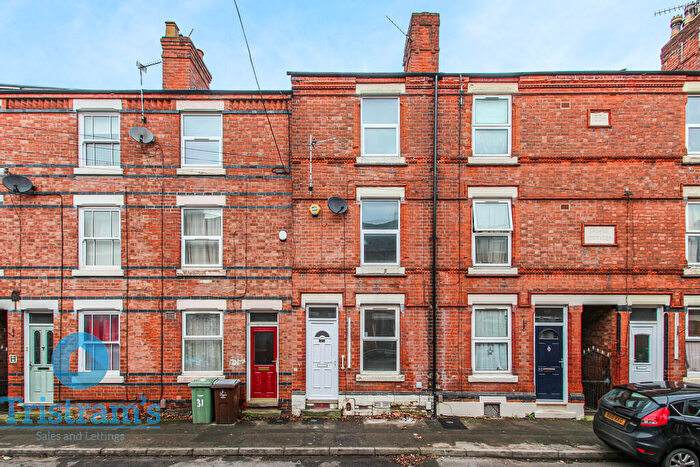 4 Bedroom Terraced House To Rent In Sherbrooke Road, Nottingham, NG5