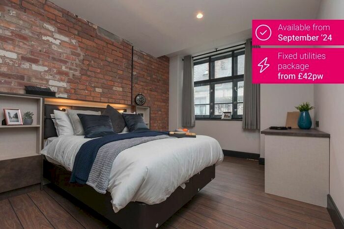 2 Bedroom Flat To Rent In Portland Street, Manchester, M1