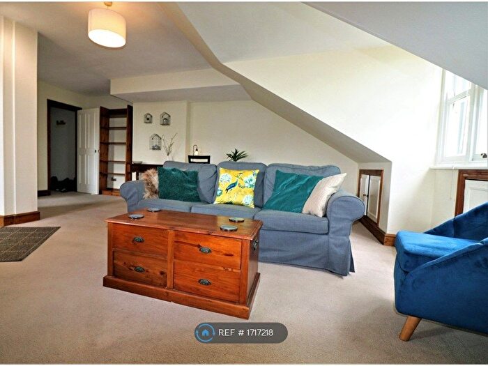 1 Bedroom Flat To Rent In Langton Court, London, SW15