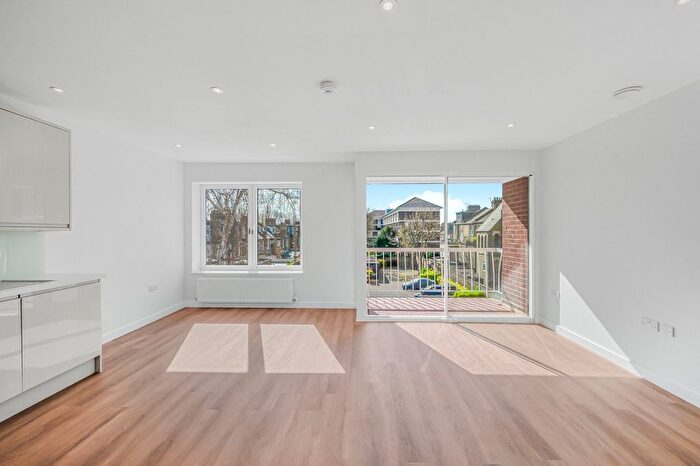 2 Bedroom Flat To Rent In Chiswick High Road, Turnham Green, W4