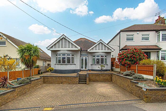 2 Bedroom Detached Bungalow For Sale In Daws Heath, Benfleet, SS7