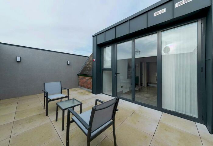 1 Bedroom Flat To Rent In Duke Street, Reading, Berkshire, RG1