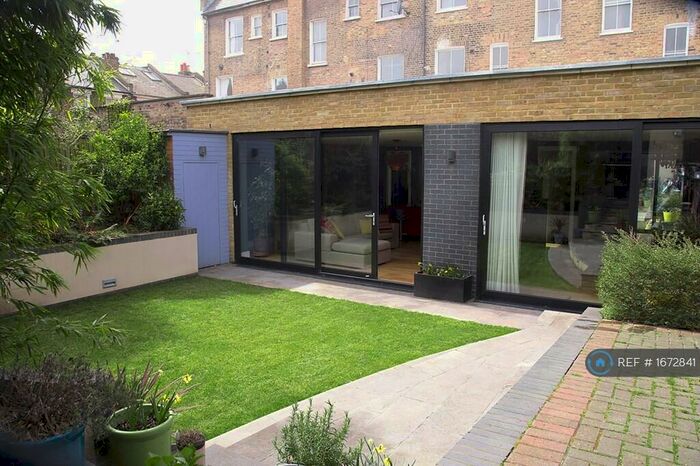 3 Bedroom Flat To Rent In Drayton Park, London, N5