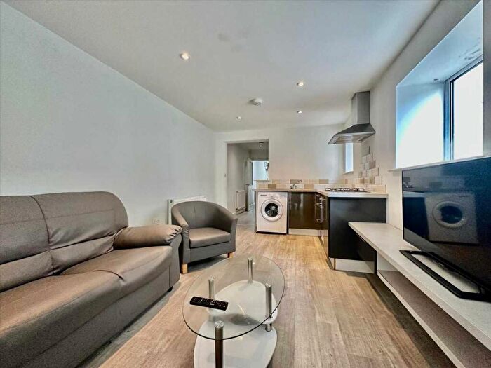 2 Bedroom Apartment To Rent In Bayswater Road, Plymouth, PL1