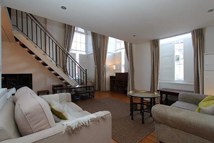 1 Bedroom Flat To Rent In Huntly Street, Canonmills, Edinburgh, EH3