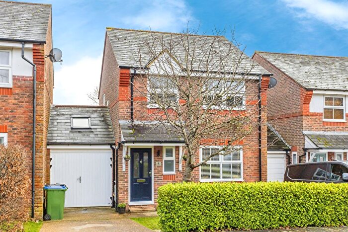 3 Bedroom Link Detached House For Sale In The Martlets, South Chailey, Lewes, BN8