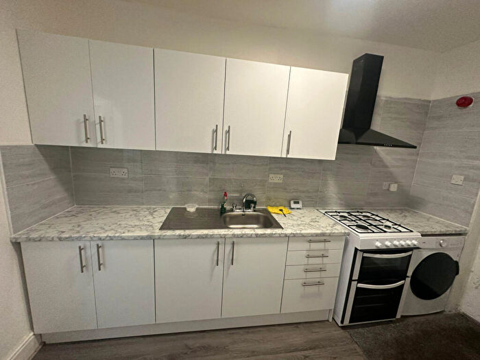 2 Bedroom Flat To Rent In Bristol Road, Birmingham, B29