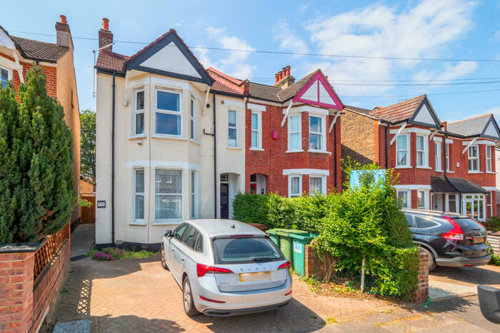 1 Bedroom Apartment To Rent In Taylor Road, Wallington, SM6