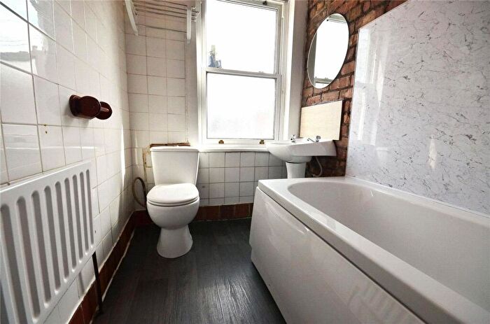 5 Bedroom Terraced House To Rent In Hathersage Road, Manchester, Greater Manchester, M13
