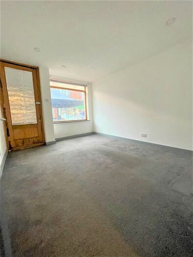 1 Bedroom Flat To Rent In High Street, Slough, Berkshire SL1