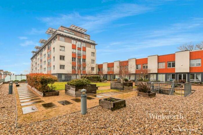 2 Bedroom Flat To Rent In Albemarle Road, Beckenham, BR3