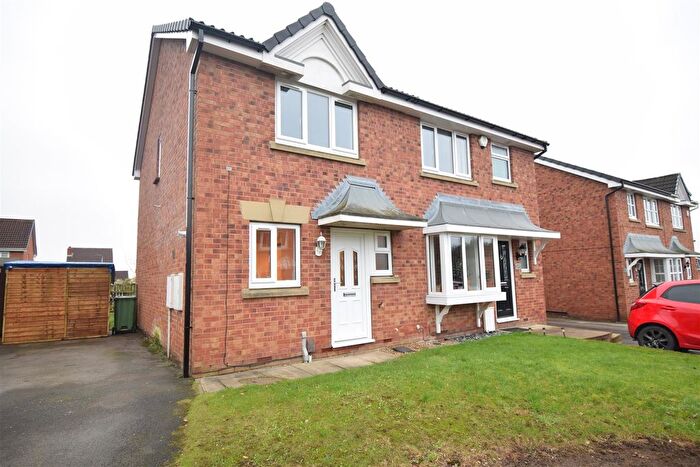 2 Bedroom Semi-Detached House To Rent In Holly Dene, Ossett, WF5