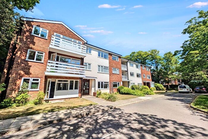 2 Bedroom Flat For Sale In East Cliff, BH1