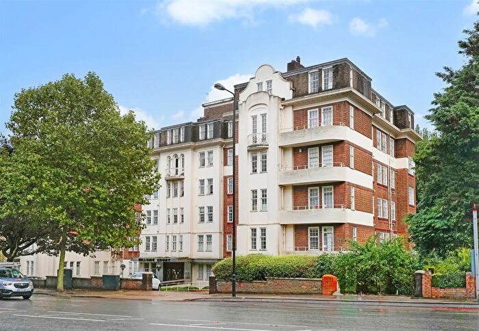 4 Bedroom Apartment For Sale In Hillside Court, Finchley Road, Finchley, NW3