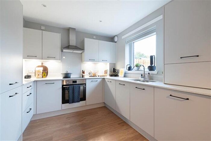 3 Bedroom End Of Terrace House To Rent In Casa, Vista Park, Glasgow, G33