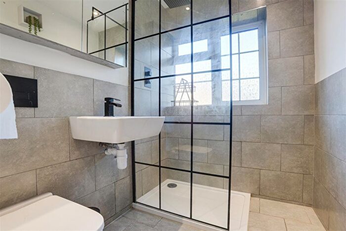 2 Bedroom End Of Terrace House To Rent In Spinningdale, Arnold, Nottinghamshire, NG5