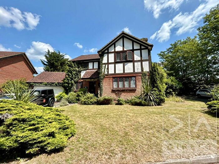 4 Bedroom Detached House To Rent In Grey Alders, Banstead, SM7