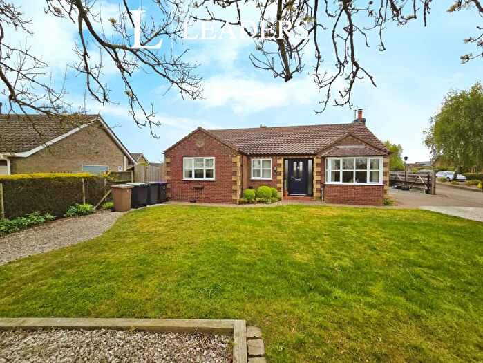 3 Bedroom Bungalow To Rent In Boundary Paddock, Navenby, LN5