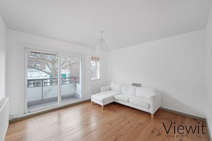 2 Bedroom Flat To Rent In Adrian House, Nine Elms, London, SW8