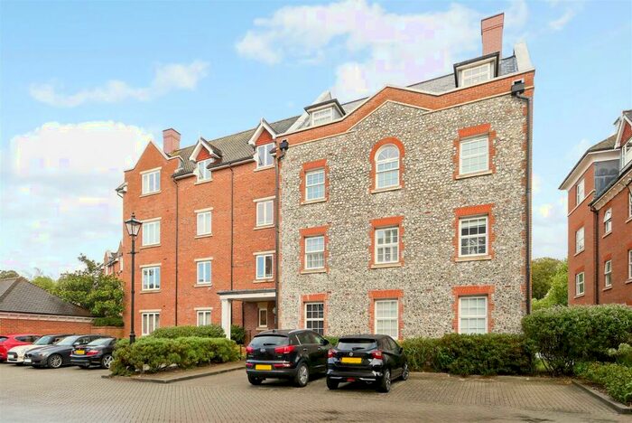 2 Bedroom Apartment To Rent In St. Agnes Place, Chichester, PO19