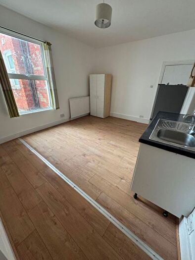 1 Bedroom Flat To Rent In Broxholm Road, London, SE27