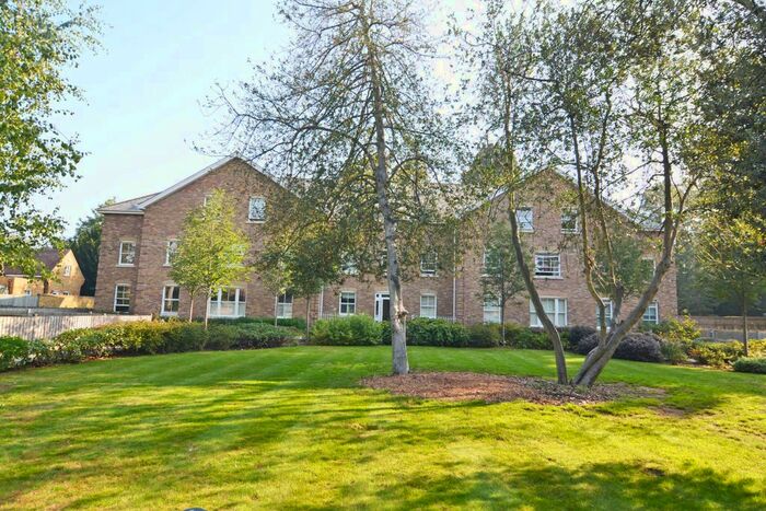 1 Bedroom Flat To Rent In Langdon Park, Teddington, TW11