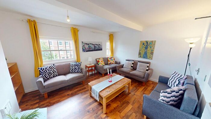 7 Bedroom House To Rent In - Mansfield Road, Nottingham, NG1