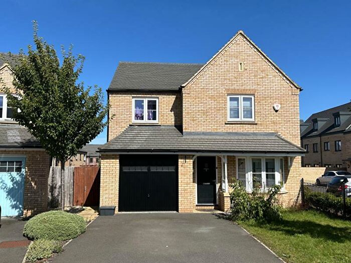 4 Bedroom Detached House To Rent In Pontefract Avenue, Kingsmead, MK4