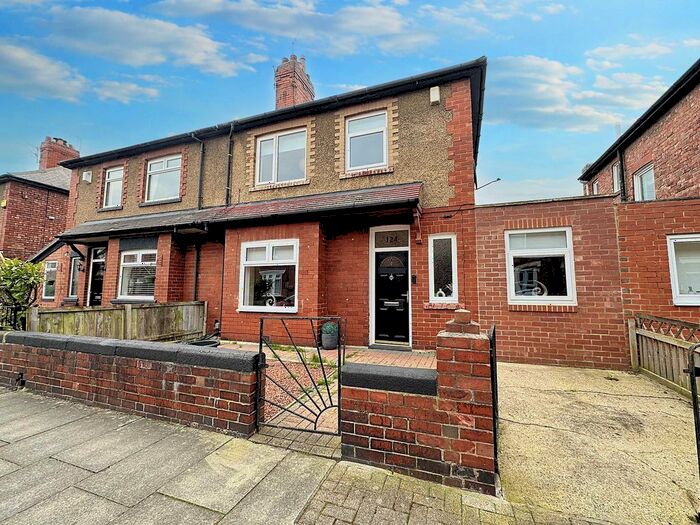 3 Bedroom Semi-Detached House To Rent In Wansbeck Road, Jarrow, NE32