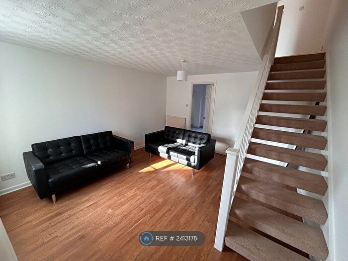 3 Bedroom Semi-Detached House To Rent In Tamarin Gardens, Cambridge, CB1