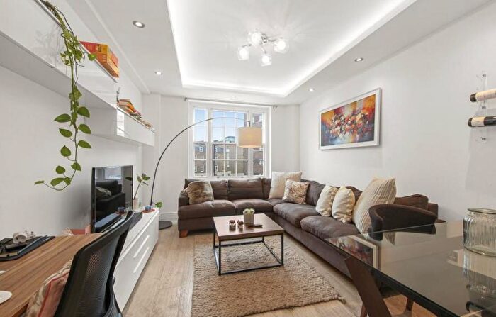 2 Bedroom Apartment To Rent In Gloucester Place, Marylebone, London, NW1