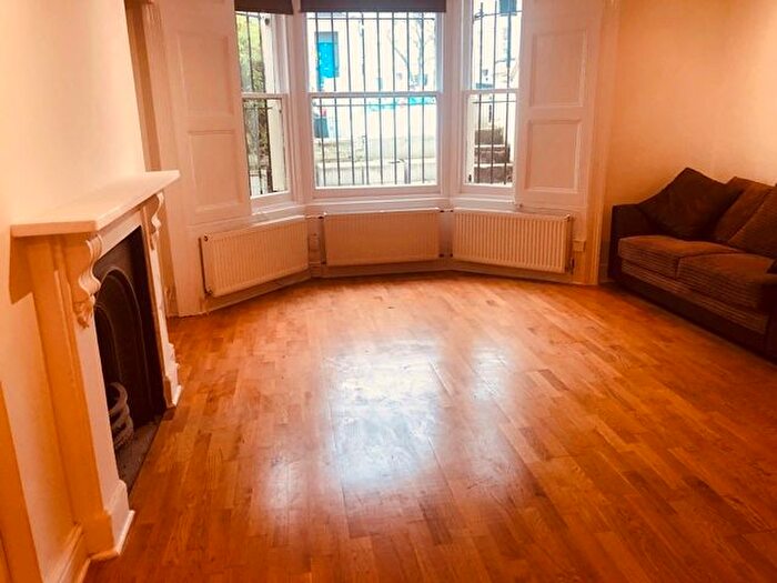 2 Bedroom Flat To Rent In Yonge Park, Finsbury Park, N4