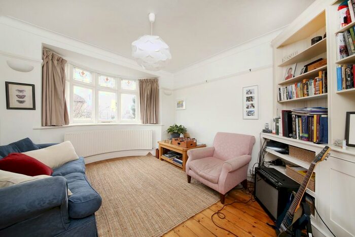 3 Bedroom Semi-Detached House To Rent In Thurlow Hill, Dulwich, London, SE21