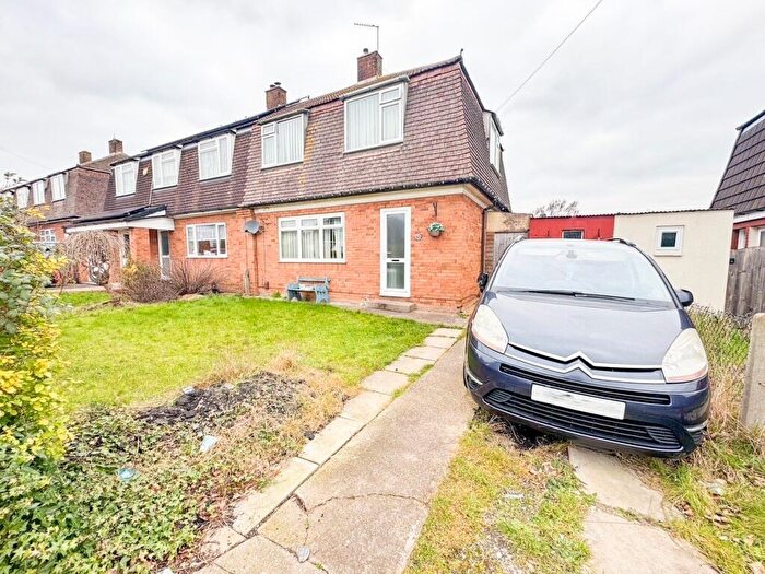 3 Bedroom Semi-Detached House For Sale In Ashford Road, Patchway, Bristol, Gloucestershire, BS34