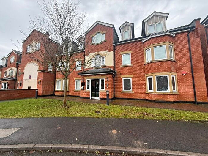 2 Bedroom Flat For Sale In Cambridge Square, Middlesbrough, TS5