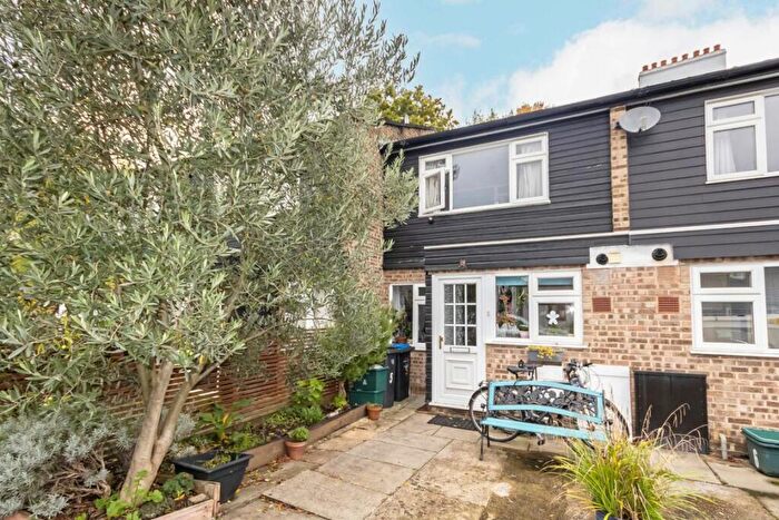 2 Bedroom Terraced House To Rent In Iris Close, Surbiton, KT6