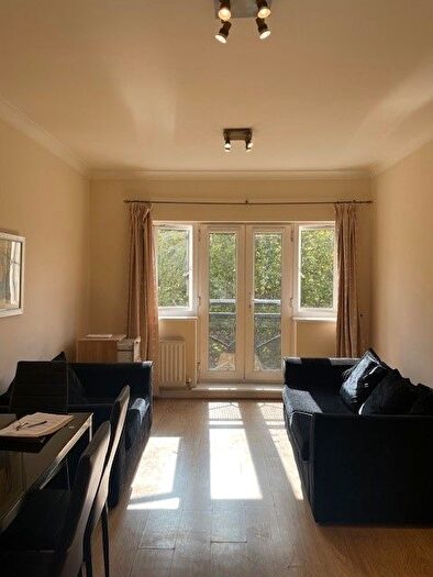 2 Bedroom Flat To Rent In Forty Avenue, Wembley, HA9
