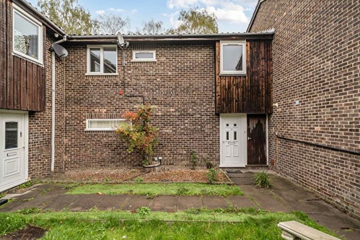 3 Bedroom Terraced House For Sale In Greenham Wood, Bracknell, RG12