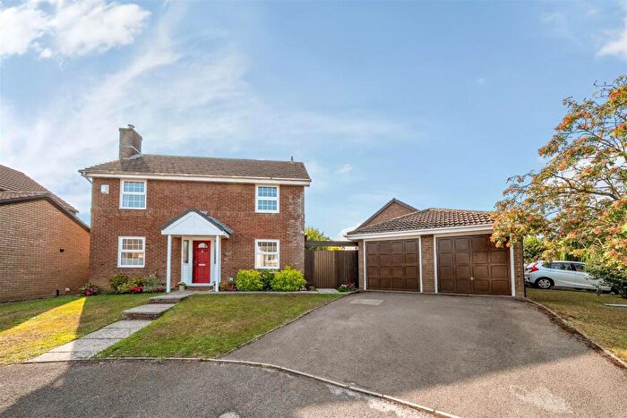 4 Bedroom Detached House For Sale In Fox Croft Walk, Chippenham, SN15