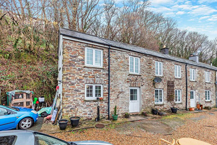 3 Bedroom End Of Terrace House For Sale In Higher Tamar Terrace, Gunnislake, PL18