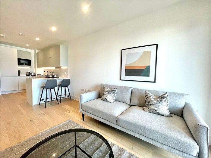 1 Bedroom Flat To Rent In Capital Interchange Way, Kew Bridge, Brentford, TW8