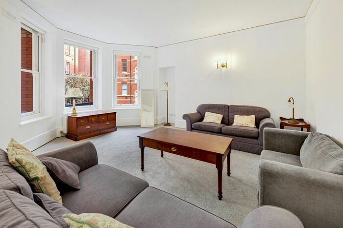 3 Bedroom Flat To Rent In Victoria Street, London, SW1H