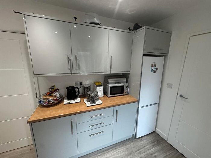 3 Bedroom End Terrace House For Sale In Avondale Crescent, Ponders End, EN3