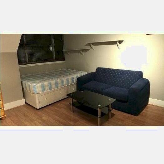 1 Bedroom Terraced House To Rent In Bath Road, Chiswick/Turnham Green, W4