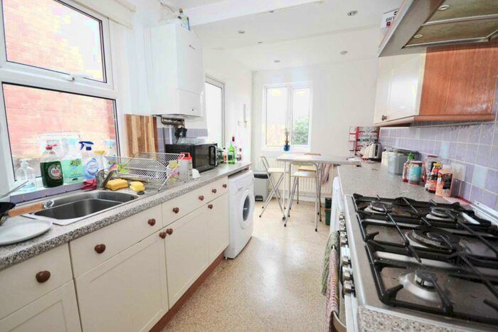 3 Bedroom Terraced House To Rent In Cardigan Road, Reading, RG1