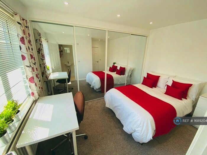 6 Bedroom Semi-Detached House To Rent In Harefield Road, Southampton, SO17